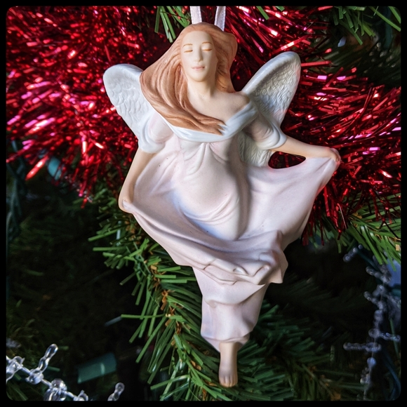 Hallmark Angel of Promise Ornament - Picture 1 of 13
